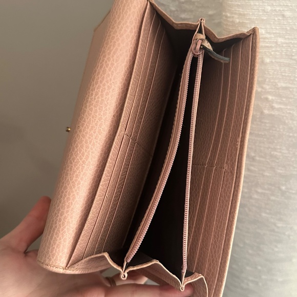 Gucci Marmont Bi fold light nude pink pebbled leather long wallet - Picture 10 of 16